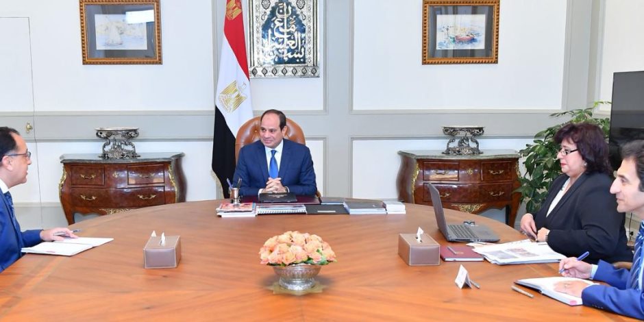 الرئيس السيسي يجتمع مع مصطفى مدبولي وإيناس عبد الدايم لاستعراض مجمل استراتيجية «الثقافة» 