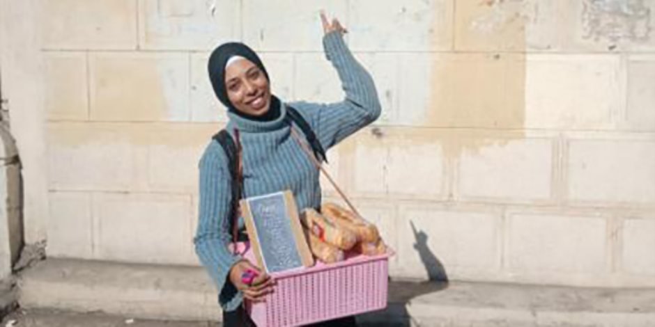 بصندوق السعادة.. طالبة الصعيد تبدأ مشروعاها بالأكل الصحي لطلاب الجامعات (صور)