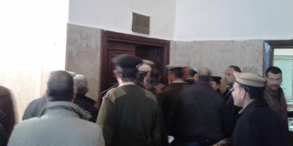 وصول المتهمين بقتل "شهيد الشهامة" للمحكمة لنظر أولى جلسات الاستئناف (صور)