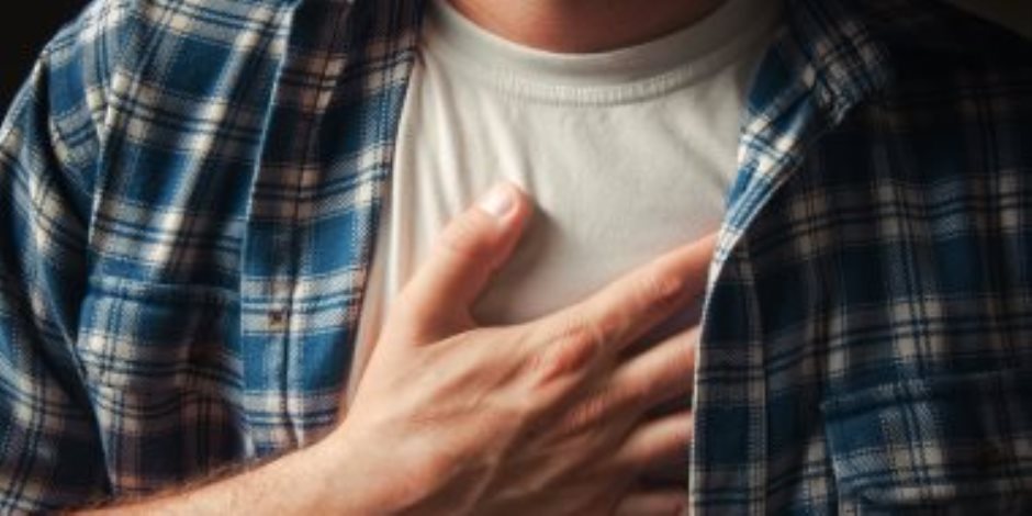5 علامات تكشف أن ألم الصدر لديك بسبب مشكلة نفسية