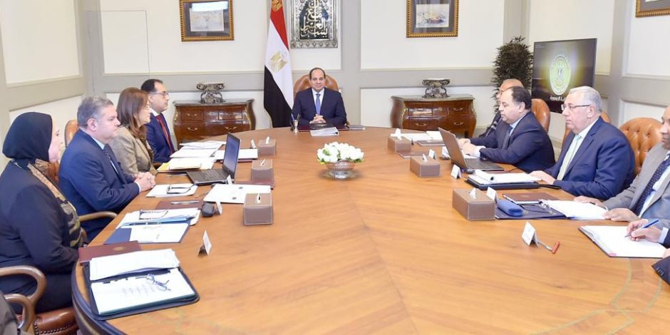 الرئيس السيسى يعقد اجتماعا لمتابعة استراتيجية الدولة لتطوير صناعة الغزل والنسيج