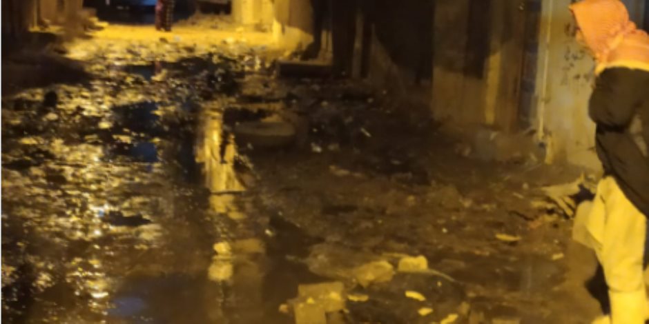 القمامة والصرف الصحي.. معاناة المواطنين اليومية بالإسكندرية (صور)  