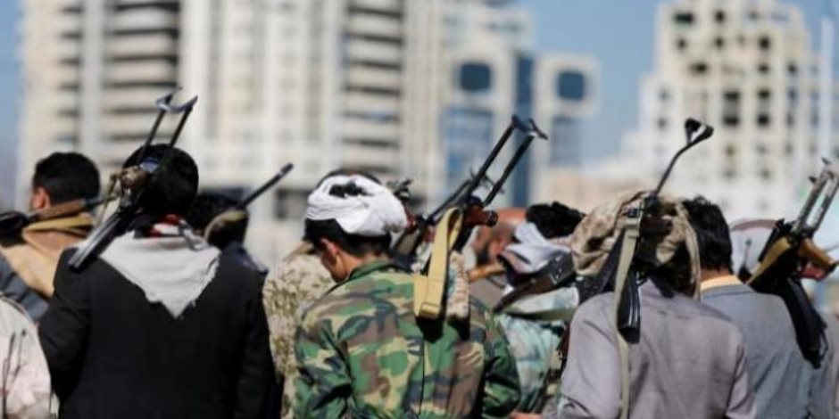 مفاجأة جديدة في قضية استهداف منشآت «أرامكو».. الحوثي بريء من الهجوم
