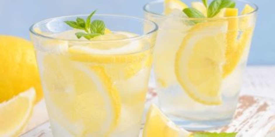 تخلصك من سموم الكبد.. 7 فوائد صحية لعشبة الليمون