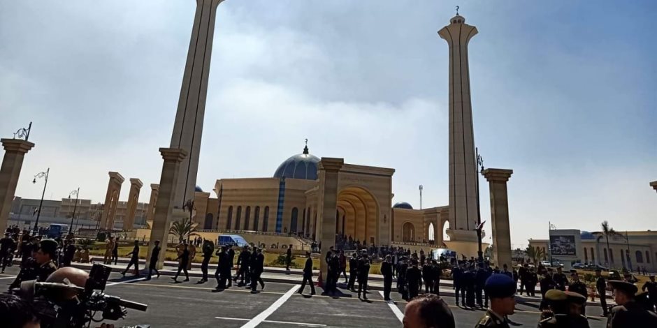 من داخل مسجد المشير والمقابر.. الاستعدادات الأخيرة لمراسم تشييع جنازة حسني مبارك العسكرية (صور)