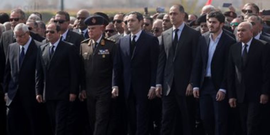 السيسي ينيب كبير الياوران في عزاء الرئيس الأسبق حسني مبارك