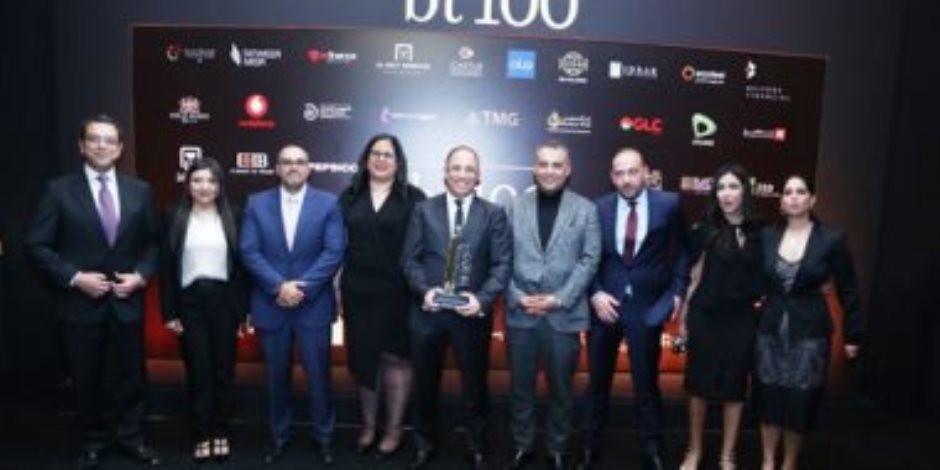 احتفالية bt100 تكرم شركة تطوير مصر ويتسلمها أحمد شلبى الرئيس التنفيذى للشركة