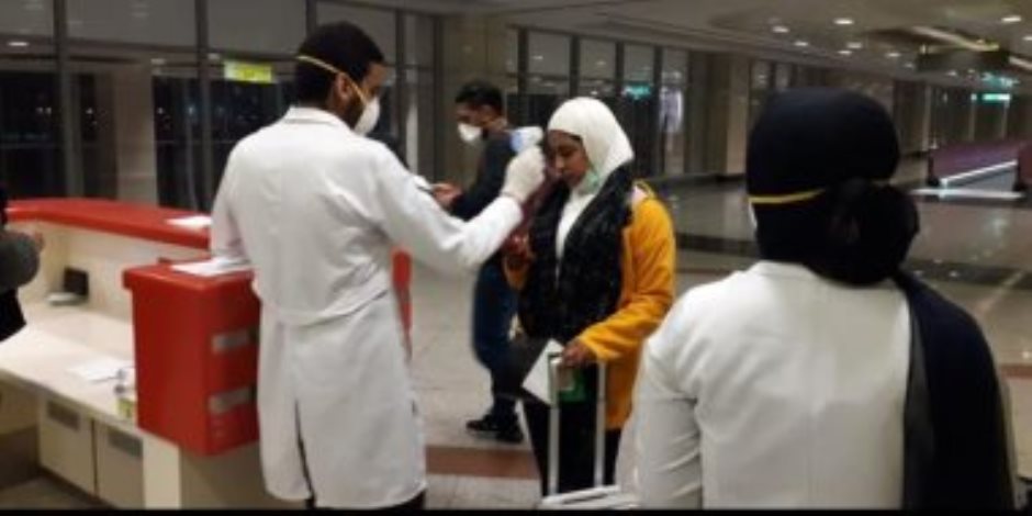 بشرة سارة.. العائدون من أمريكا يغادرون مرسى علم إلى القاهرة بعد انتهاء الحجر الصحي
