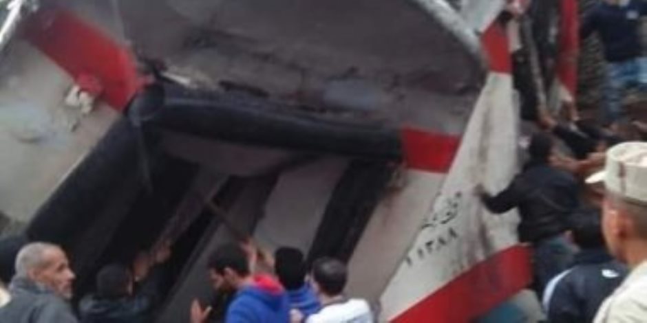 تصادم قطاري ركاب بخط الصعيد بين إمبابة ورمسيس ولا وفيات (صور)