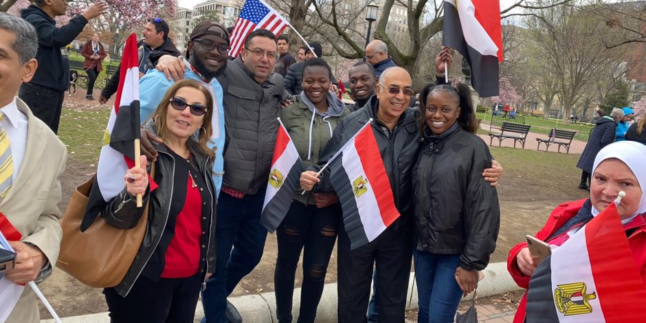 كينيون يتضامنون مع وقفة المصريين أمام البيت الأبيض للمطالبة بالحفاظ على حقوق مصر المائية