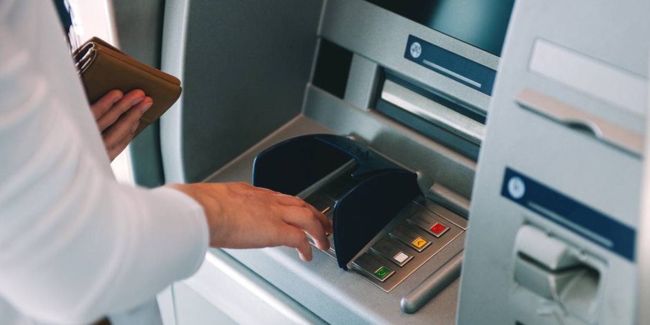 اتحاد بنوك مصر: لا يوجد عمولات سحب عند استخدام ماكينات البنوك ATM