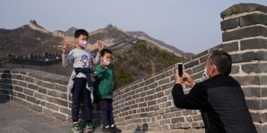 الحياة تعود للصين على حذر.. السور العظيم ييستقبل أبناءه وجولات سياحية بـ «الكمامة»