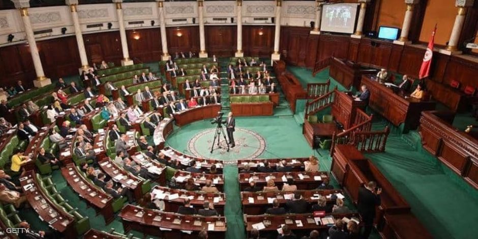 قرار تونسي جرئ حول كورونا.. صلاحيات كاملة للحكومة للقضاء على الوباء