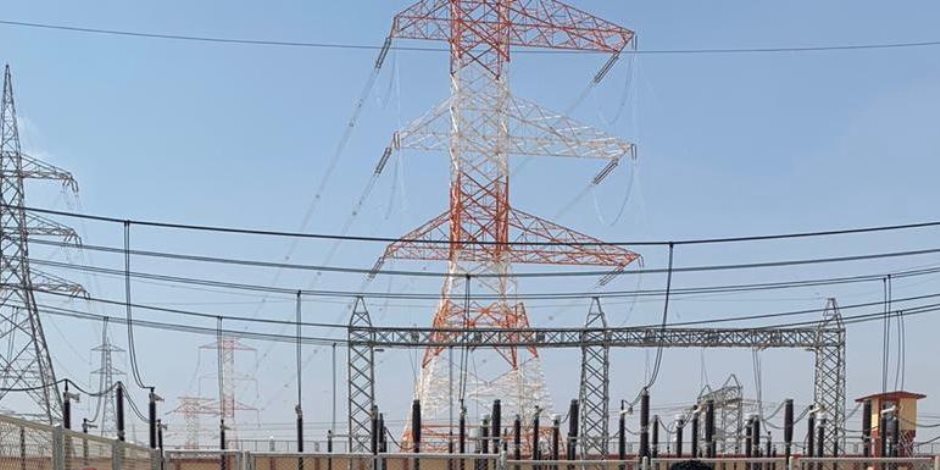 الكهرباء:الانتهاء من تأمين خط الربط الكهربي مع ليبيا والساحل الشمالي بتكلفة 364 مليون دولار