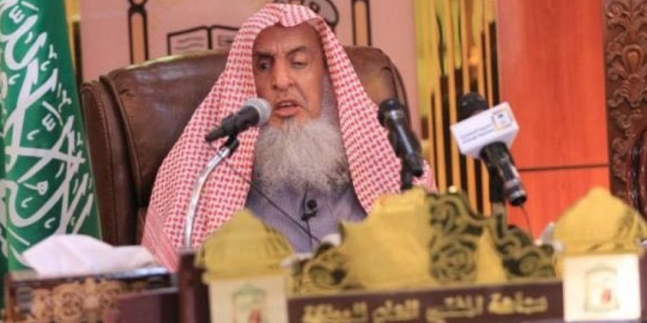 مفتي السعودية: صلاتا التراويح والعيد في البيوت إذا استمرت جائحة كورونا