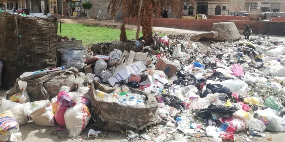 استغاثة من سكان أرض اللواء: أدخنة القمامة تخنق مرضى العزل المنزلي وتهدد بكارثة