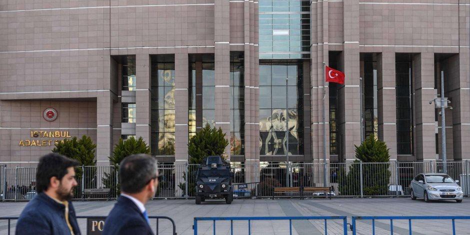 القمع يتواصل بأوامر أردوغان.. تلفيق تهمة "تجسس" لموظف بالقنصلية الأمريكية بتركيا 