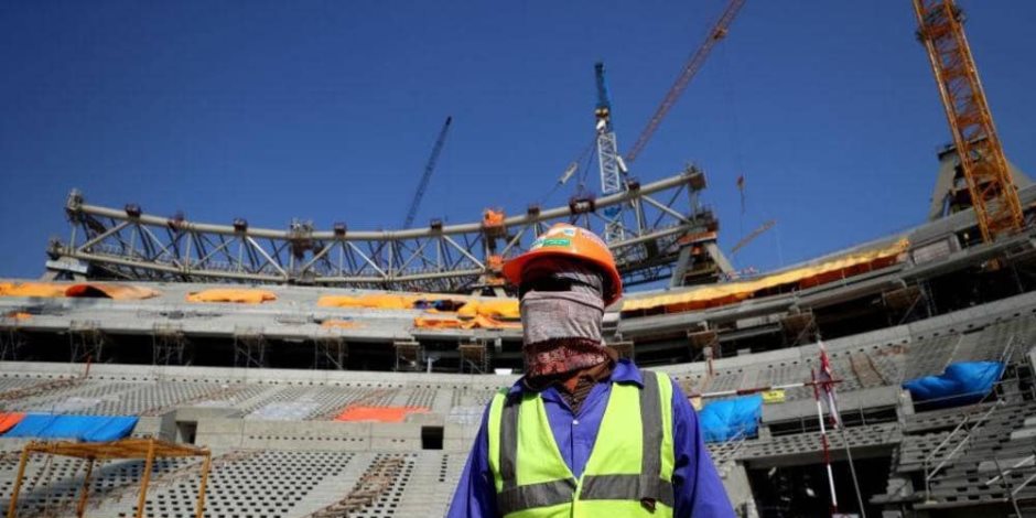 الانتهاكات تتضاعف في قطر: عمال مونديال 2022 بلا أجور لأشهر  ويعانون «عبودية حديثة» 