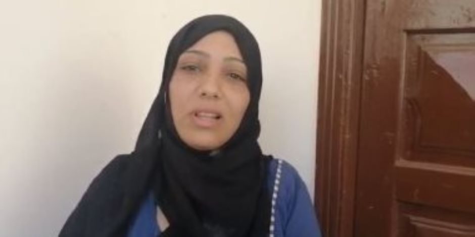 زوجة أحد العائدين من ليبيا: "مش هننسى مفاجأة الرئيس لينا طول عمرنا"