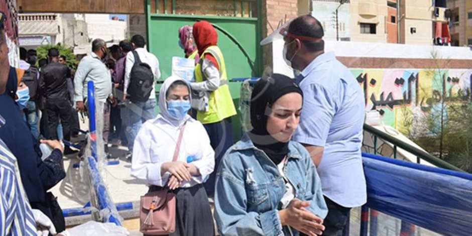 انتهاء أول امتحانات الثانوية في هدوء ويسر بشمال سيناء.. والطلاب: "العربي بشرة خير" (صور)