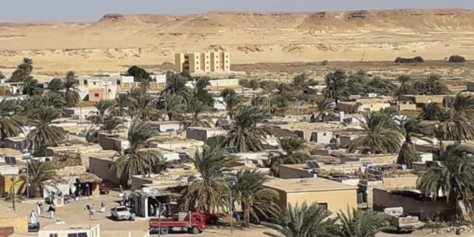 أصغر قرية في مصر ترد على وزير الكهرباء.. كيف ستصل لنا خطوط التيار؟!