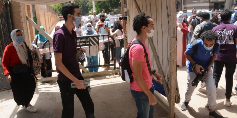 اليوم.. طلاب الثانوية العامة يؤدون امتحان الفلسفة والأحياء و «الاستاتكيا»