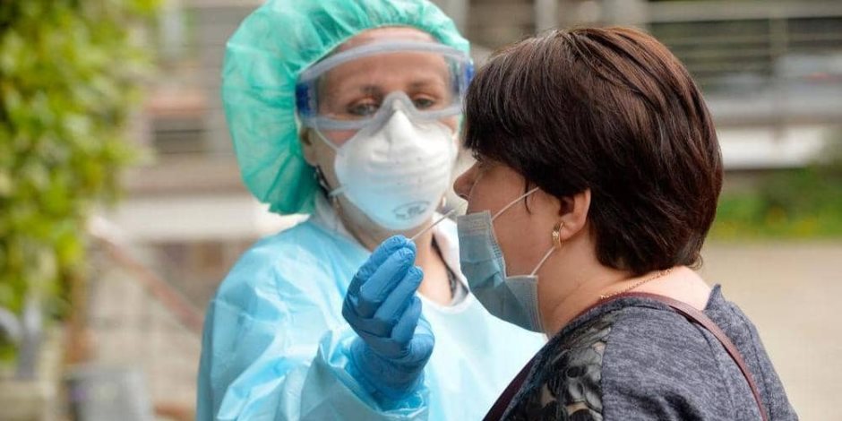 عودة كورونا.. الوباء يضرب خطط العودة في أوروبا والصحة العالمية تحذر  