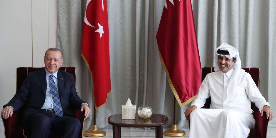 أردوغان يتوسع في تكميم الأفواه.. وقف برنامج تلفزيوني بسبب تعليق على صفقة مع قطر