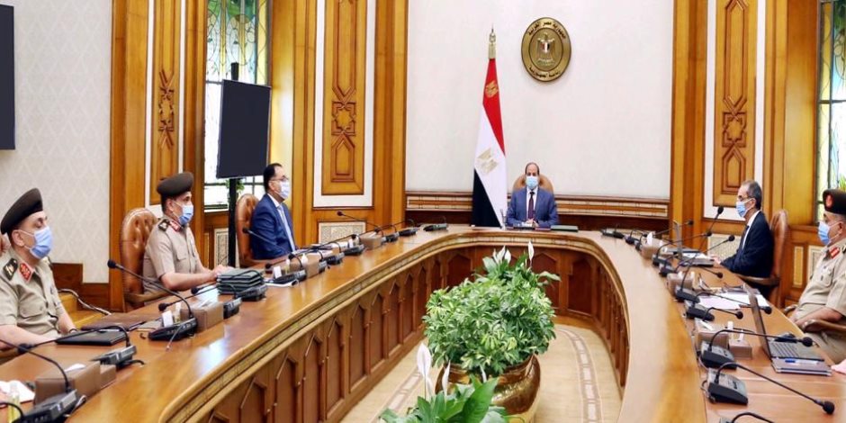 السيسى يطلع على خطط وجهود سلاح الإشارة لتأمين العمق الغربي لمصر