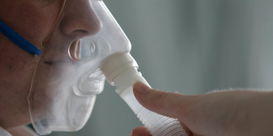 كيف يحدث نقص الأكسجين الصامت دون أن يشعر بعض المرضى المصابين بكورونا؟