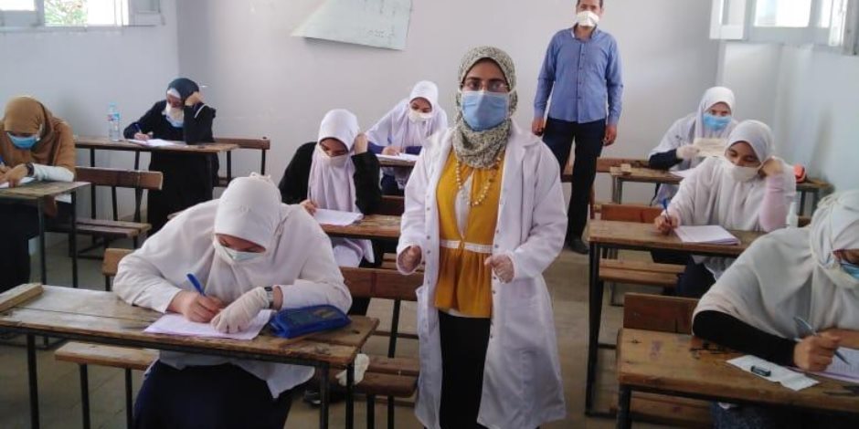 ضبط 6 حالات غش.. تقرير «التعليم» يكشف كواليس امتحان اللغة الأجنبية الثانية ضبط 6 حالات غش.. تقرير «التعليم» يكشف كواليس امتحان اللغة الأجنبية الثانية