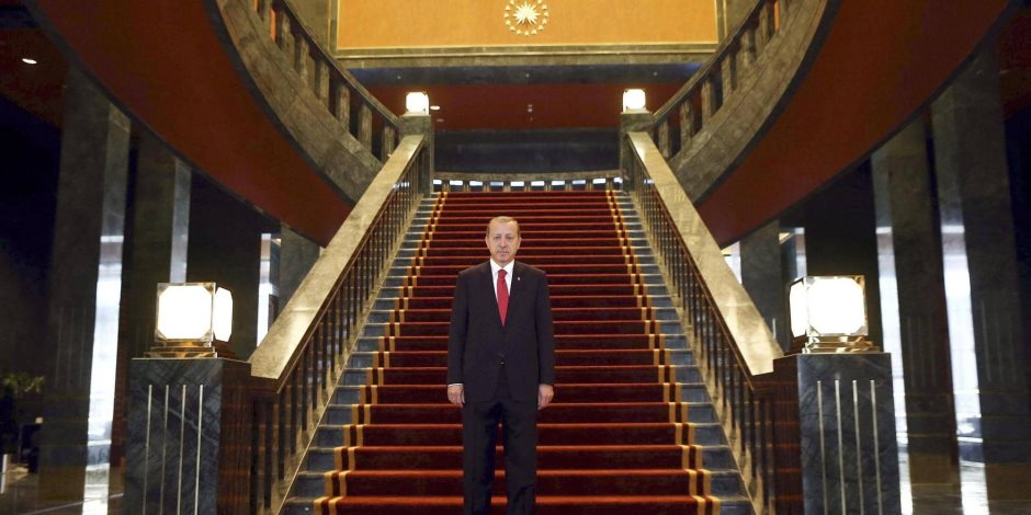 كشفتها التسريبات.. حفلات الثراء والبذخ لرجال أردوغان تستفز الشعب التركي