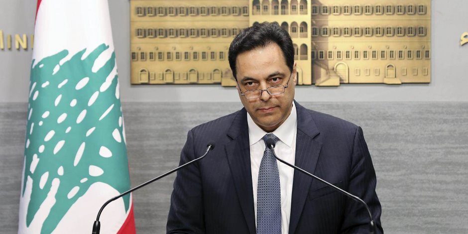رئيس الحكومة اللبنانية حسان دياب يقدم استقالته إلى الرئيس ميشال عون