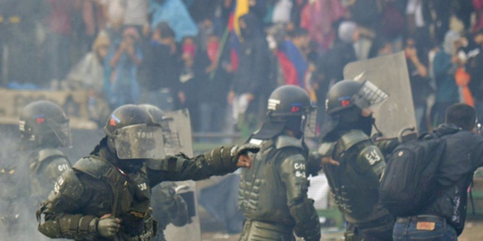  عدد القتلى يصل إلى 42 و1500 مصاب.. أعمال الفوضى والعنف تتواصل في كولومبيا 