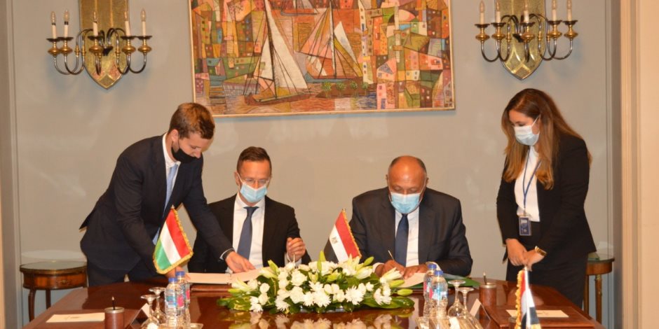 وزير الخارجية المجرى يؤكد اهتمام بلاده بشراء الغاز المصرى فى شرق المتوسط