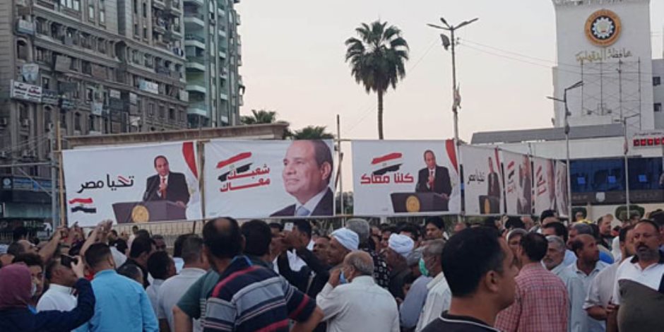 ميدان الثورة في المنصورة يمتلئ عن آخره.. الآلاف يحتفلون بنصر أكتوبر ودعم الدولة والرئيس (صور)