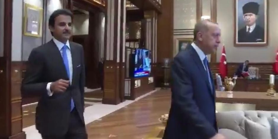 زيارة مريبة.. أردوغان يحمل ملفات الإرهاب والغاز وإنقاذ الليرة إلى الدوحة غدا