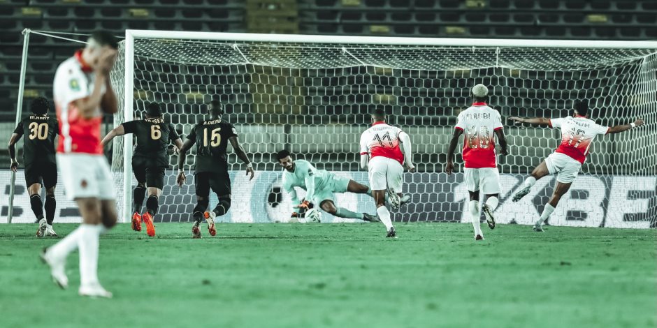 الأهلي يضع قدماً في نهائي أفريقيا بثنائية نظيفة في الوداد بالمغرب