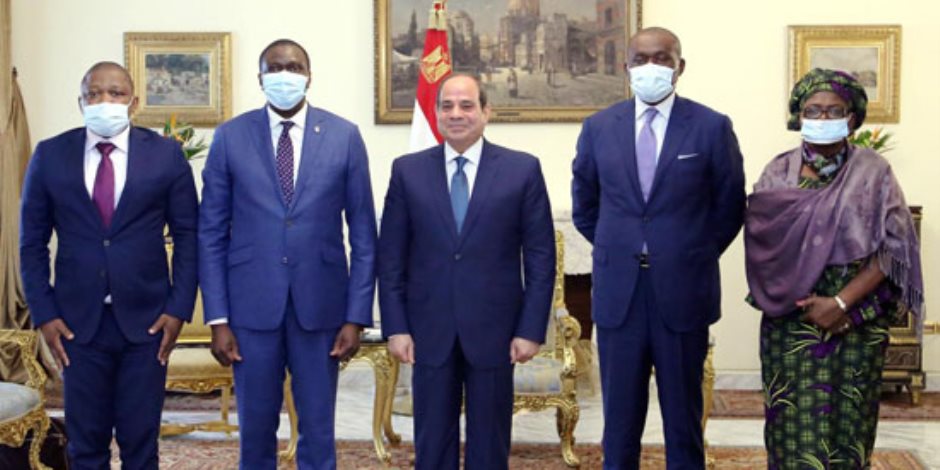 السيسي يستقبل وفدا كونغوليا ويؤكد مساندة مصر للكونغو في رئاسة الاتحاد الأفريقي