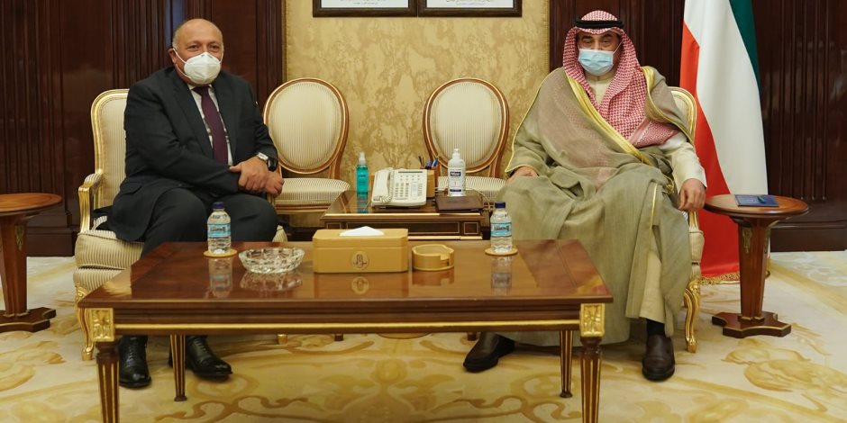 وزير الخارجية يبحث مع رئيس وزراء الكويت سبل دفع مجالات التعاون الثنائى