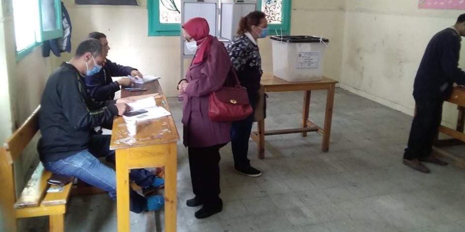 توافد الناخبين على لجان النواب بالإسكندرية فى اليوم الأول لجولة الإعادة