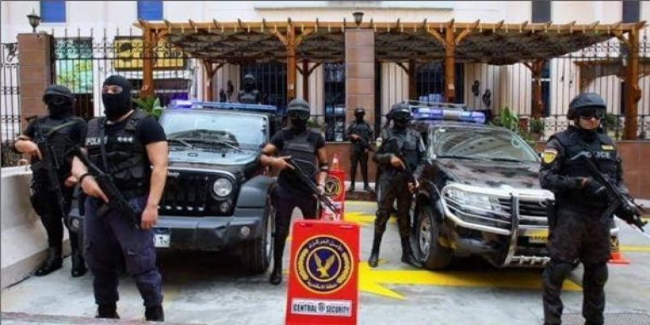 شاهد.. انتشار رجال الأمن في استاد القاهرة لتأمين النهائي الأفريقي
