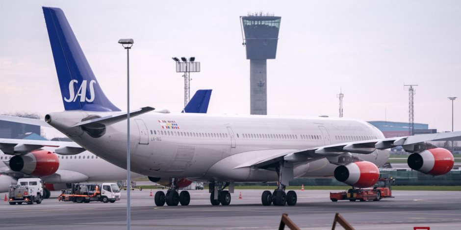 الخاسرون من كورونا.. شركات الطيران تواصل النزيف بسبب الإغلاق وضعف المسافرين 