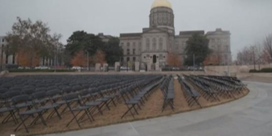لتخليد ضحايا كورونا في أمريكا: نصب تذكارية و260 ألف علم أبيض بواشنطن