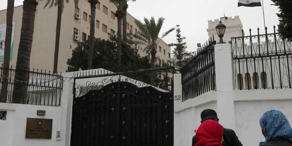 وفد مصري يزور طرابلس لمعاينة مقر السفارة المصرية والتأكيد على وقف إطلاق النار
