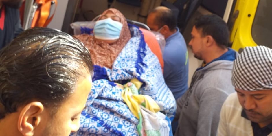 تنفيذاً لتوجيهات الرئيس السيسى.. نقل سيدة المنوفية إلى المستشفى لبدء علاجها من السمنة المفرطة 