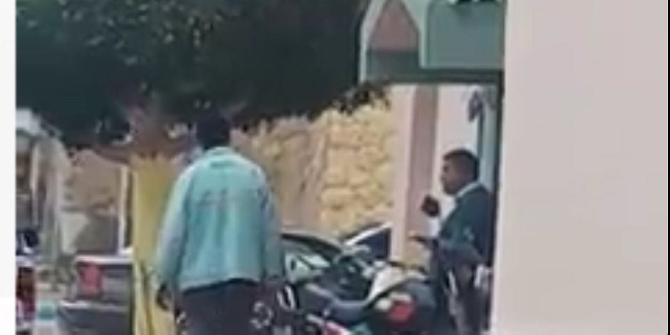 فيديو يرصد إساءة لمواطنة يطيح برئيس حي ثالث الإسماعيلية من منصبه