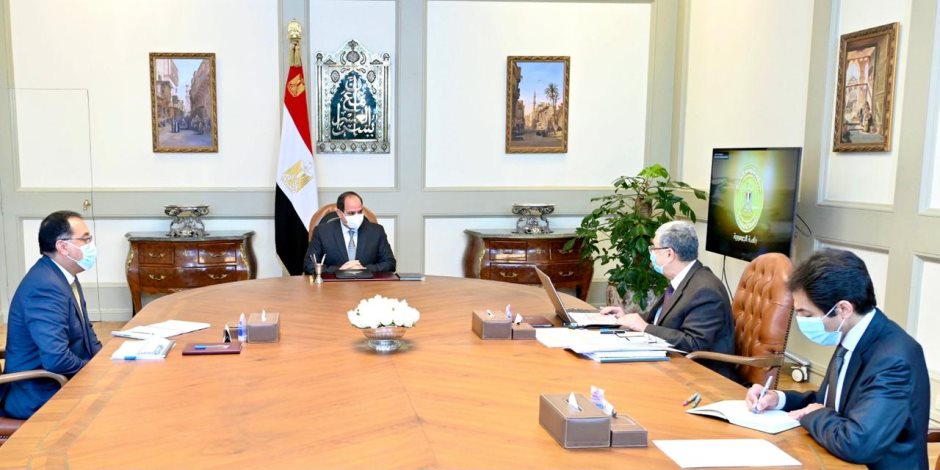 الرئيس يوجه بتطوير البنية الأساسية الكهربائية في قرى الريف المصري وتوابعها على أعلى مستوى