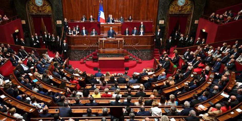 أثار الجدل ما بين مؤيد ومعارض.. «الشيوخ» الفرنسي يقر قانون يسمح بممارسة الجنس بداية من 13 عاما