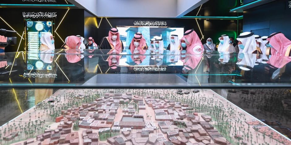 أمير منطقة المدينة المنورة يُدشن مقر المعرض والمتحف الدولي للسيرة النبوية والحضارة الإسلامية